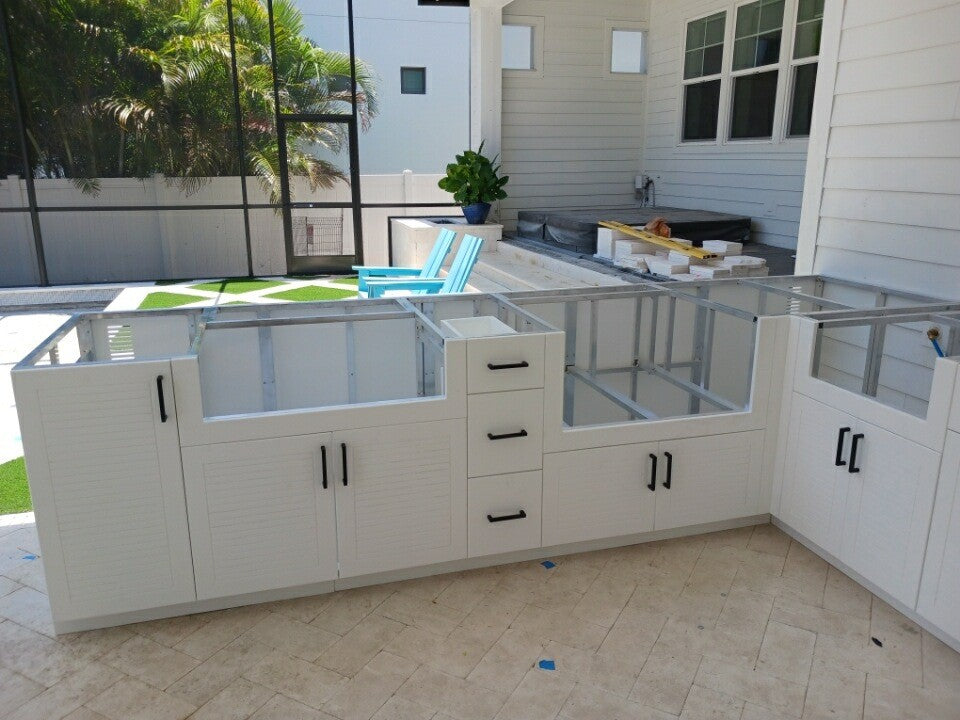 How to Choose Outdoor Kitchen Cabinets